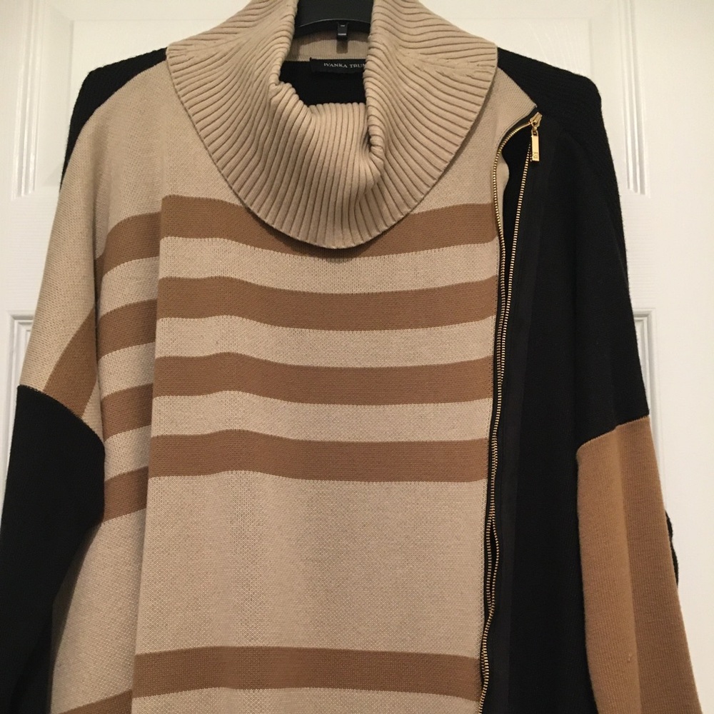 NWT high necked sleeved shawl. Multifunction.